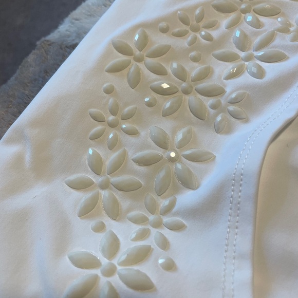 Ruby Rd. White Embellished Sleeveless Tank Top - Picture 4 of 4